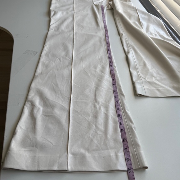 Alice and Olivia Dylan High Waist Faux Vegan Leather Fleeced Wide Leg Pants 8 - Picture 12 of 16